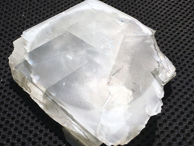 加工實例：方解石冰洲石切割效果，金剛石線切割機(jī)加工效率每小時6萬毫米