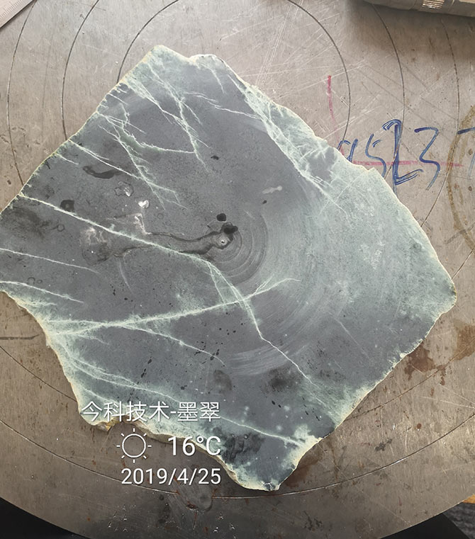 泰州今科金剛石線切割機(jī)加工實(shí)例：云南客戶翡翠品種墨翠切割效果