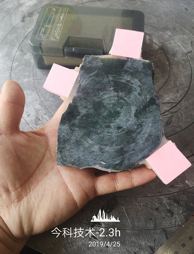 加工實例：翡翠品種糯冰切割效果