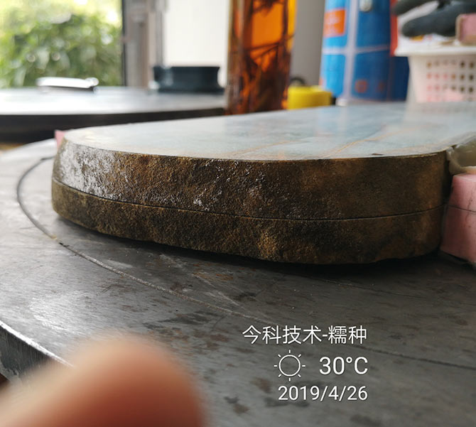 泰州今科金剛石線切割機(jī)加工實(shí)例：翡翠糯種切割效果