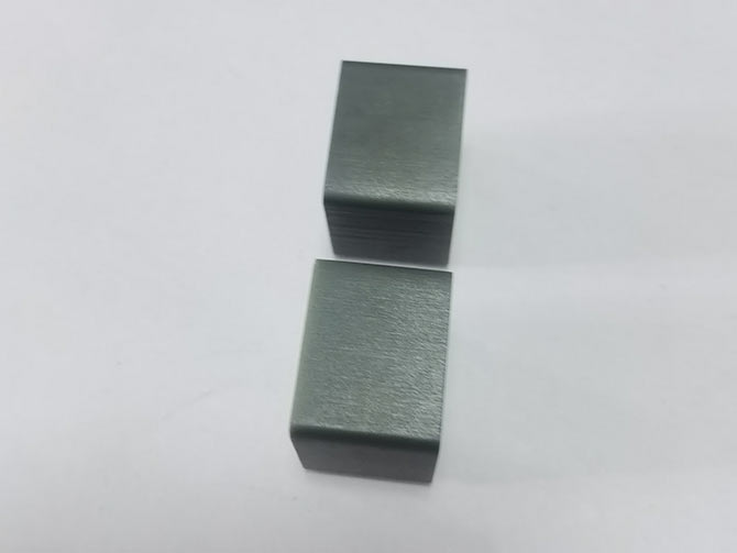 導(dǎo)電陶瓷用今科環(huán)形線切形機切割效果，切割速度0.3mm/s。