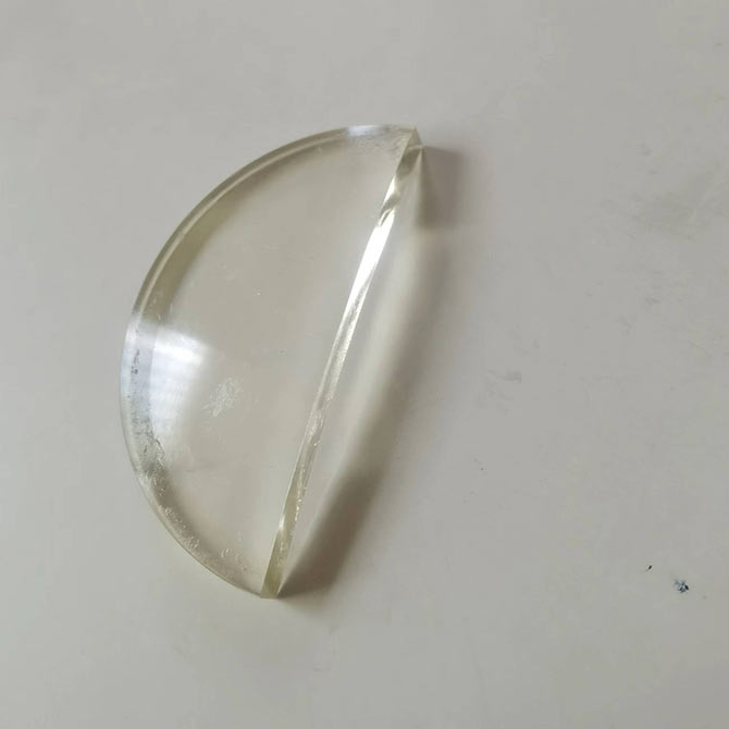 加工實(shí)例/臥式環(huán)線機(jī)光學(xué)玻璃凹透鏡切割效果