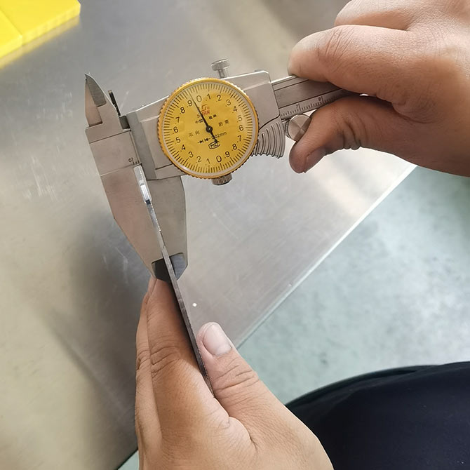 加工實(shí)例/客戶φ200mm單晶硅14~15分鐘切一片效果