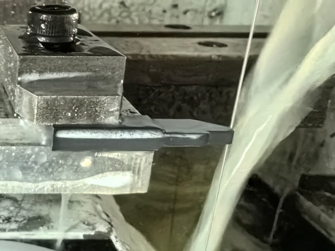 碳化硅切直角切樣，碳化硅切割機，碳化硅切割設(shè)備，碳化硅加工設(shè)備，今科技術(shù)