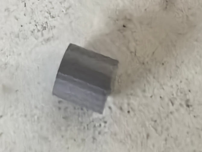 單拋硅片切樣，單拋硅片切割設(shè)備，單拋硅片切割機(jī)，金剛石線切割機(jī)，半導(dǎo)體材料切樣，今科技術(shù)